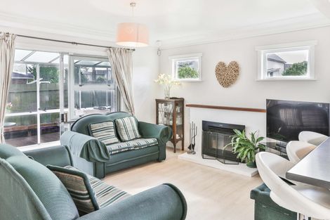 Photo of property in 1/76 Grove Road, Papakura, 2110