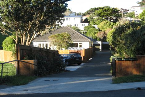 Photo of property in 7a Lyndfield Lane, Newlands, Wellington, 6037