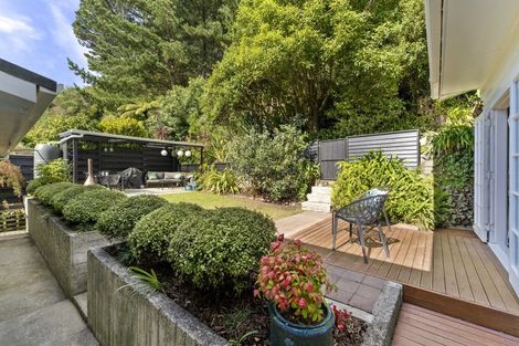 Photo of property in 10 Colonial Grove, Tawa, Wellington, 5028