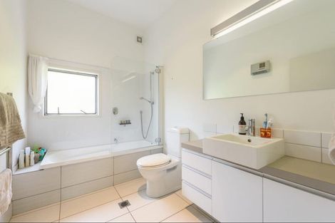 Photo of property in 10 Saddleback Grove, Karori, Wellington, 6012