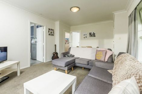 Photo of property in 1/32 Old Lake Road, Narrow Neck, Auckland, 0624