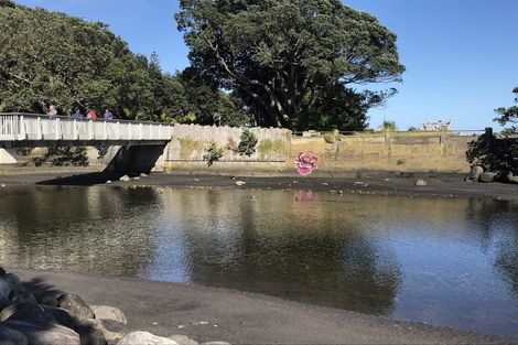 Photo of property in 9a Baring Terrace, Strandon, New Plymouth, 4312