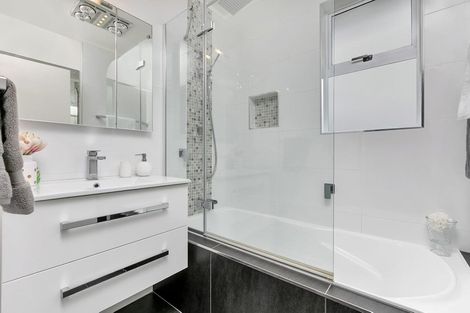 Photo of property in 16 Patts Avenue, Glendene, Auckland, 0602