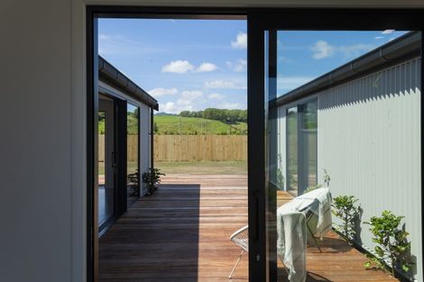 Photo of property in 3 Makakahi Street, Lytton West, 4071