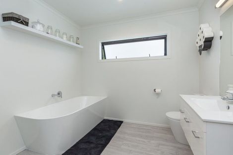 Photo of property in 14 Ataahua Place, Featherston, 5710