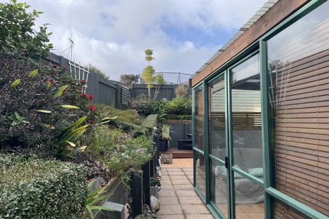 Photo of property in 19 Logan Way, Kelvin Grove, Palmerston North, 4414