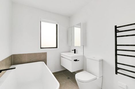 Photo of property in 22 Whanui Place, Mangere Bridge, Auckland, 2022