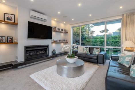 Photo of property in 4a Rothesay Bay Road, Rothesay Bay, Auckland, 0630