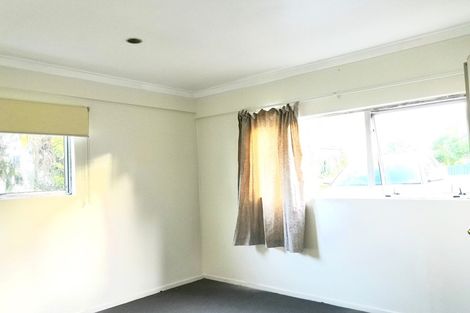 Photo of property in 143 Waimumu Road, Massey, Auckland, 0614