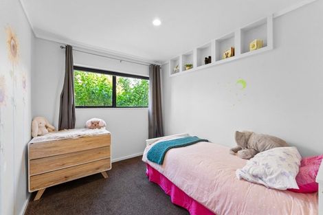 Photo of property in 18b Mayfair Place, Westown, New Plymouth, 4310