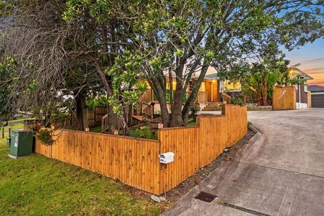 Photo of property in 209b Edmonton Road, Te Atatu South, Auckland, 0610