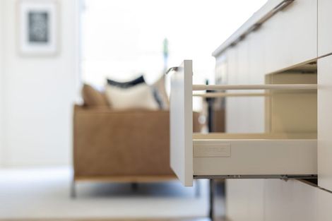 Photo of property in 8 Oakmont Crescent, Waiwhakaiho, New Plymouth, 4312