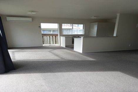 Photo of property in 32 Eyre Street, Henderson, Auckland, 0612