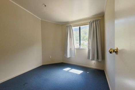 Photo of property in 35 Olivia Crescent, Tawa, Wellington, 5028
