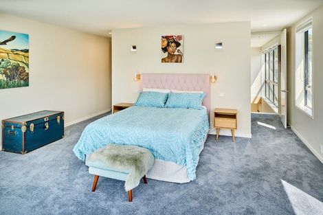 Photo of property in 31 Pendennis Point, Camborne, Porirua, 5026