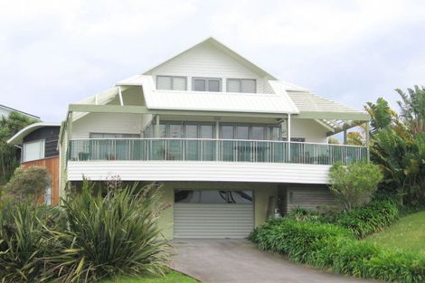 Photo of property in 228 Onemana Drive, Onemana, Whangamata, 3691