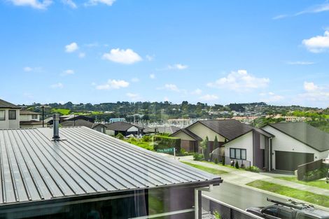 Photo of property in 36 Resolution Drive, Gulf Harbour, Whangaparaoa, 0930