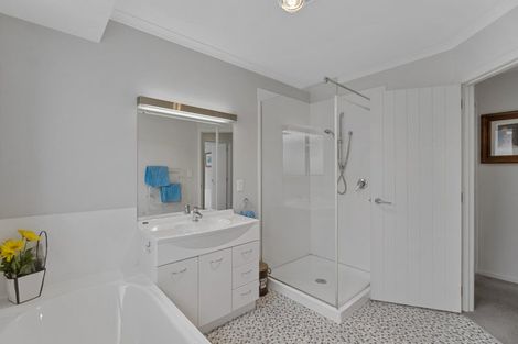 Photo of property in 9a Wilton Street, Westown, New Plymouth, 4310