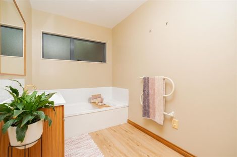 Photo of property in 112j Lake Road, Frankton, Hamilton, 3204