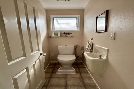 Photo of property in 11 Malaghan Grove, Johnsonville, Wellington, 6037