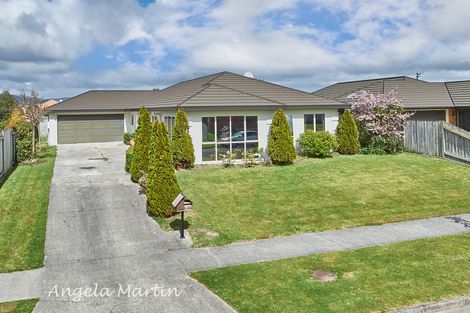 Photo of property in 18 Meridian Grove, Kelvin Grove, Palmerston North, 4414