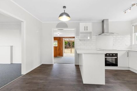 Photo of property in 4 Sexton Place, Manurewa East, Auckland, 2102