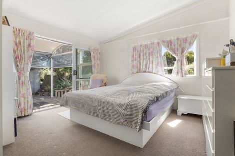 Photo of property in 24 Sycamore Drive, Sunnynook, Auckland, 0620
