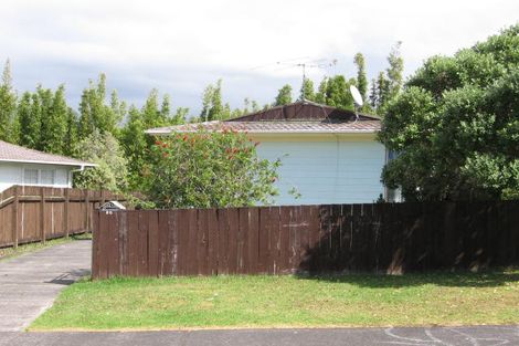 Photo of property in 60 Rosewarne Crescent, Glendene, Auckland, 0602