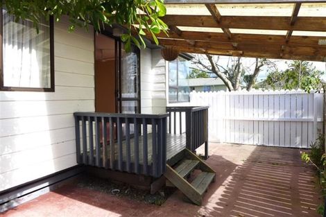 Photo of property in 18 Glen Close, Glen Eden, Auckland, 0602