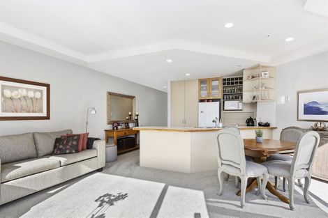 Photo of property in Beaumont Apartments, 8/12 Maunganui Road, Mount Maunganui, 3116
