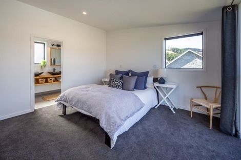 Photo of property in 8 Jahan Lane, Cashmere, Christchurch, 8022