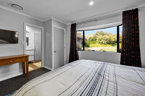 Photo of property in 1343 Devon Road, Brixton, Waitara, 4382