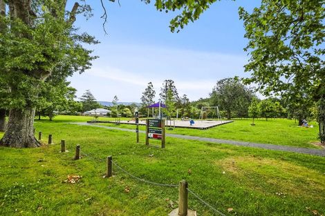 Photo of property in 2/176 Henderson Valley Road, Henderson, Auckland, 0612
