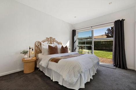 Photo of property in 11 Haddow's Place, Lake Hayes, Queenstown, 9304