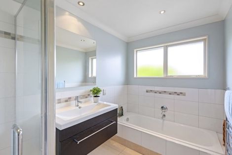 Photo of property in 7 Gleneagles Terrace, Ilam, Christchurch, 8053