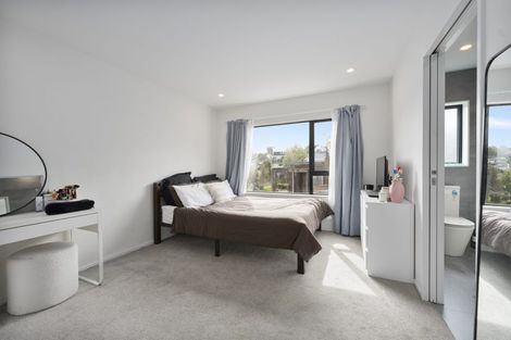 Photo of property in 43b Fitzherbert Avenue, West Harbour, Auckland, 0618