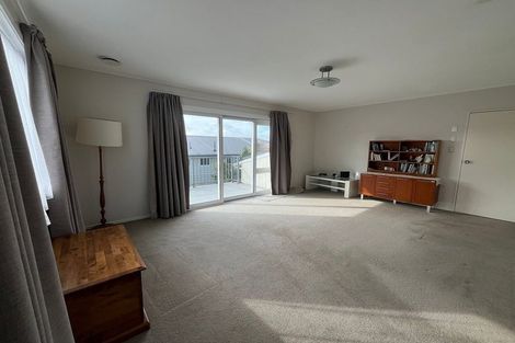 Photo of property in 30 Fitzpatrick Street, Newlands, Wellington, 6037