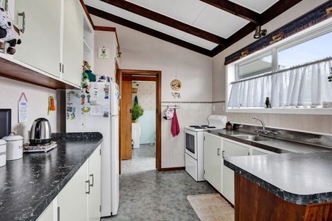 Photo of property in 16 Karaka Street, Inglewood, 4330