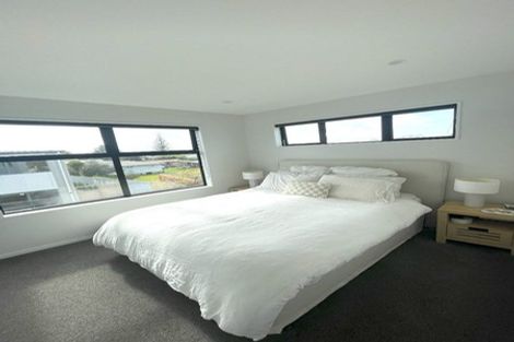 Photo of property in 9/66 Metcalfe Road, Ranui, Auckland, 0612