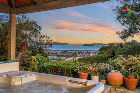 Photo of property in 7 Chestnut Grove, Maungaraki, Lower Hutt, 5010