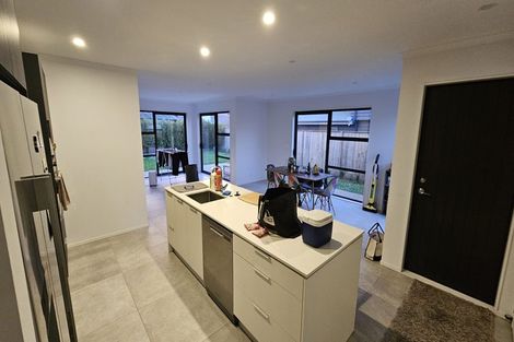 Photo of property in 49 Mettam Drive, Swanson, Auckland, 0614