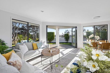 Photo of property in 72 Blue Heron Rise, Stanmore Bay, Whangaparaoa, 0932