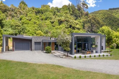 Photo of property in 1059 Akatarawa Road, Akatarawa, Upper Hutt, 5372