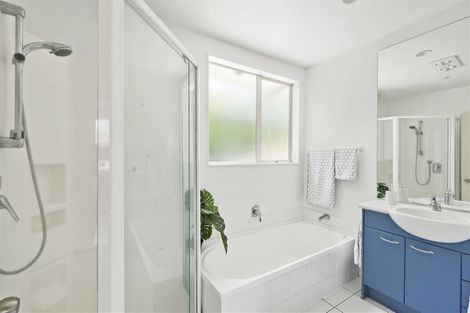 Photo of property in 1/46 Blakeborough Drive, Forrest Hill, Auckland, 0620