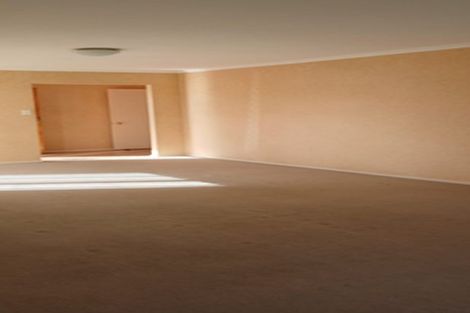 Photo of property in 14 Harobed Place, Weymouth, Auckland, 2103