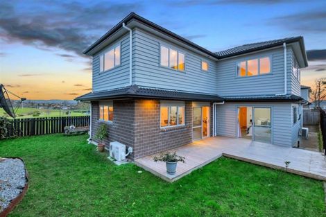 Photo of property in 28b Kirrie Avenue, Te Atatu South, Auckland, 0610