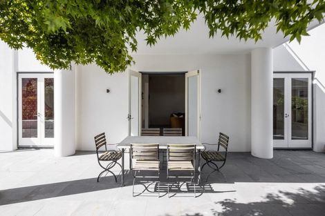 Photo of property in 2 Garden Road, Merivale, Christchurch, 8014