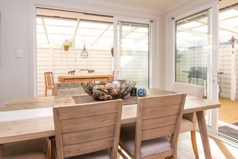 Photo of property in 4 Redwood Grove, Hokowhitu, Palmerston North, 4410