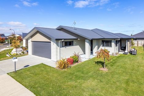 Photo of property in 17 Noumea Drive, Rangatira Park, Taupo, 3330