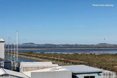 Photo of property in 11k Clearwater Cove, West Harbour, Auckland, 0618